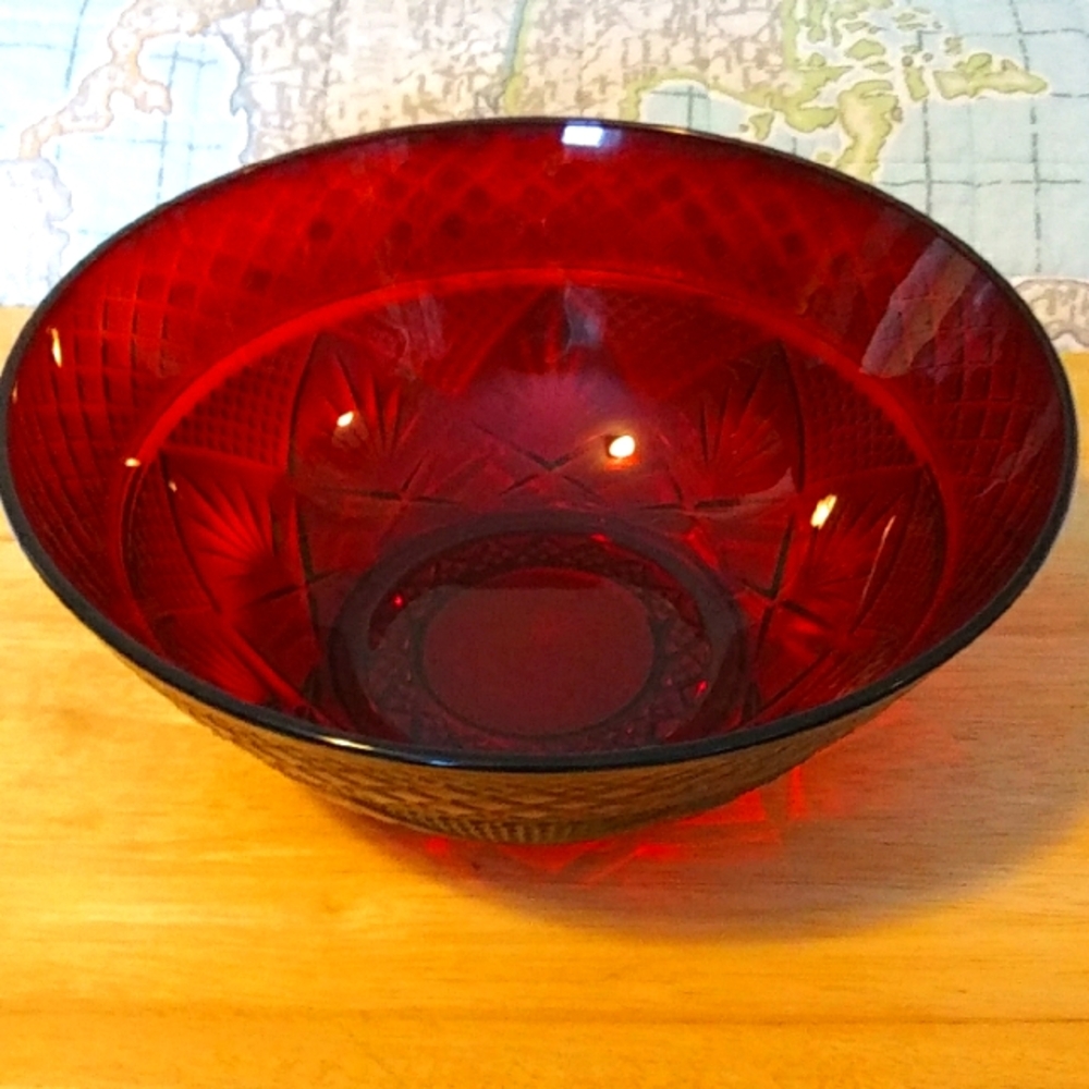 10" Luminarc France serving bowl, like New